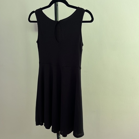 Black dress for woman S , it’s good to wear at office , dinner or at the party - Picture 2 of 5